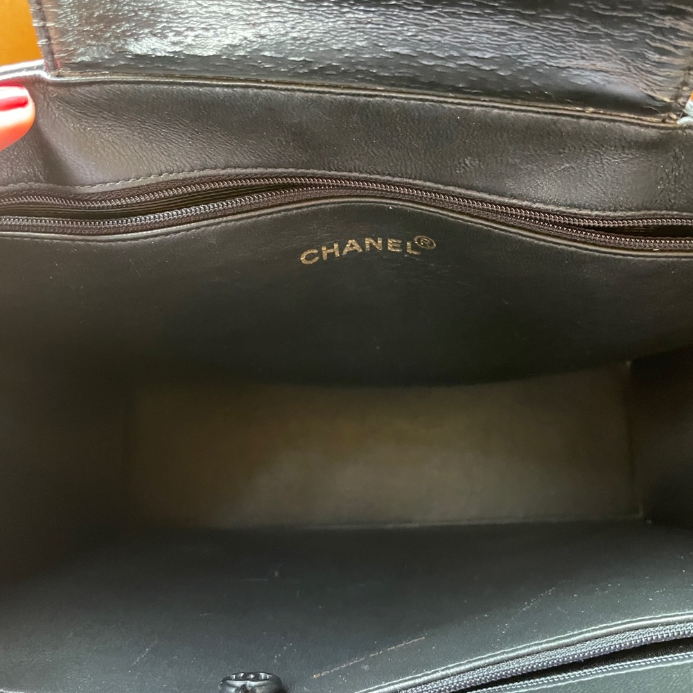 CHANEL 😁 SOLD 😁 quilted matte black chain handle handbag - Picture 13 of 16